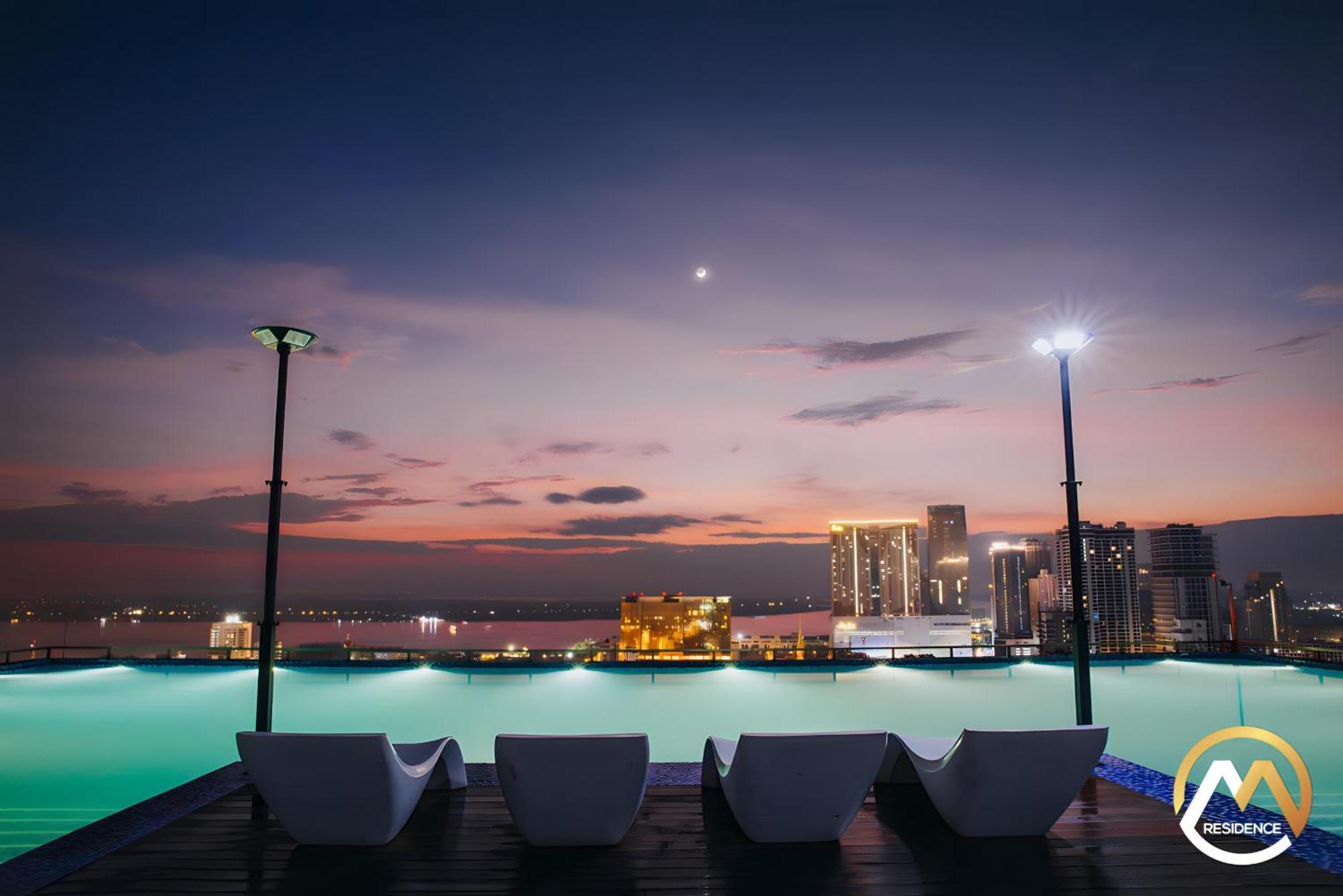 Infinity Pool Hotel Phnom Penh Down To 24 Usd In M Residence Esterno foto